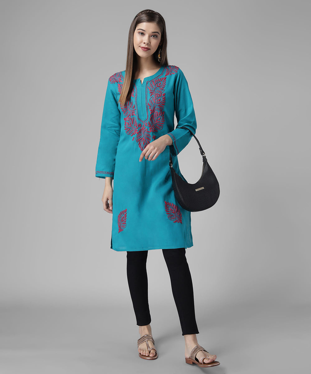 women chikankari kurti