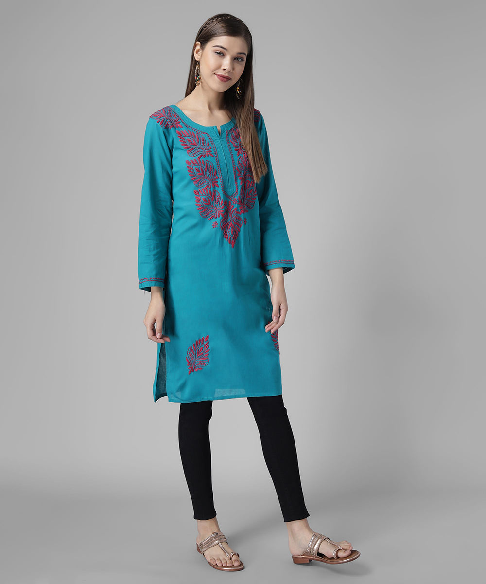 women chikankari kurti