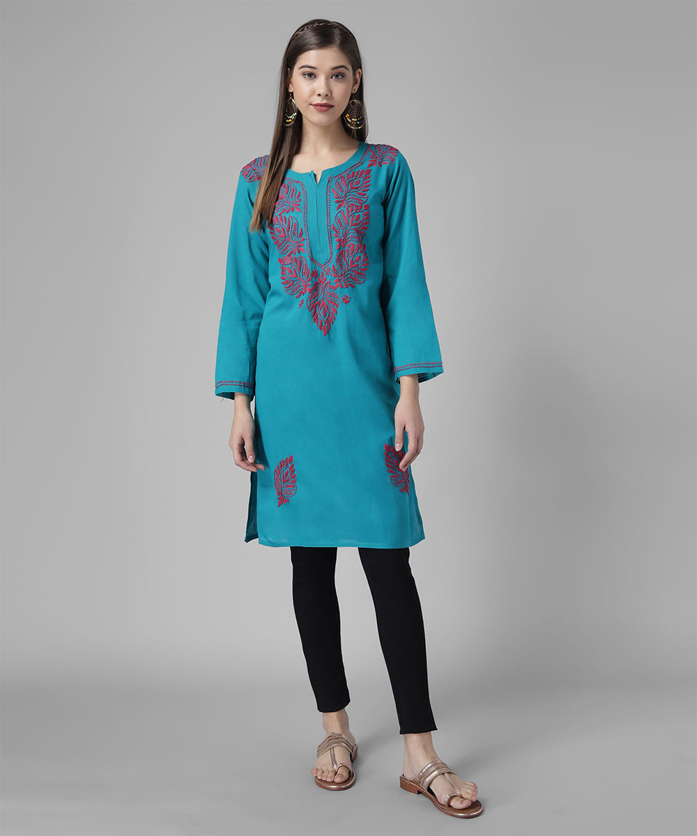 women chikankari kurti