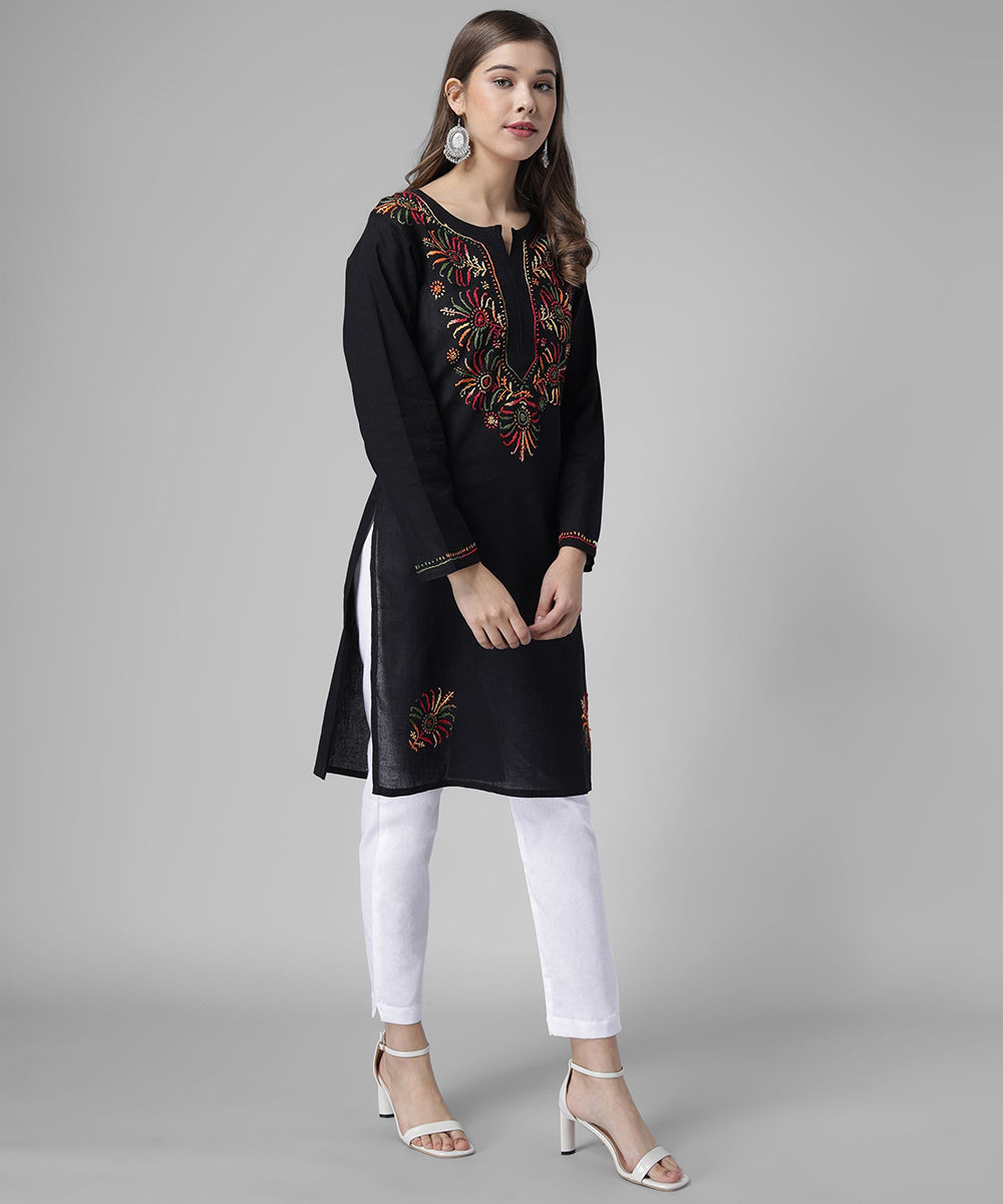 women chikankari kurti