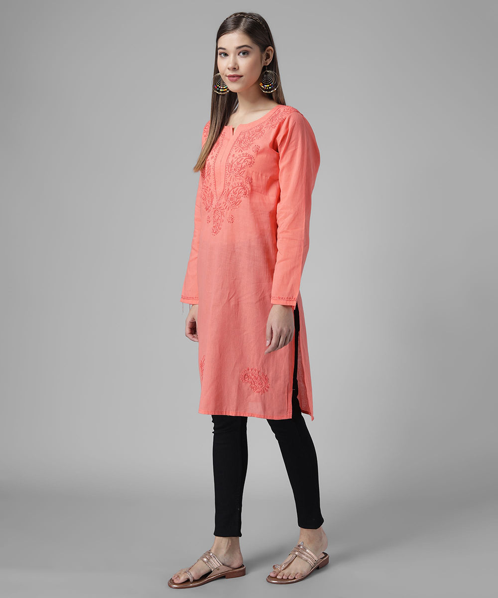 women chikankari kurti