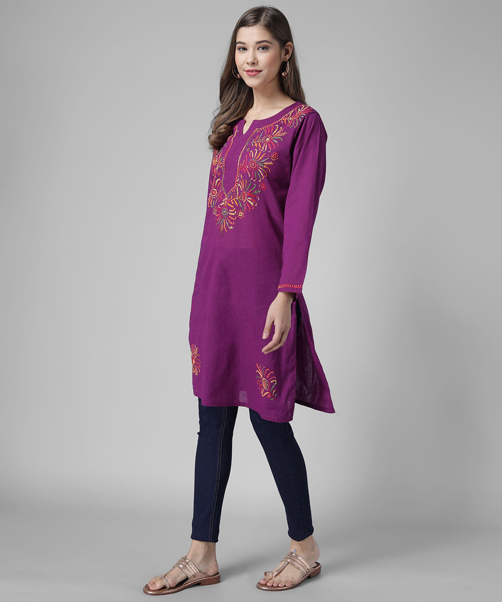 women chikankari kurti