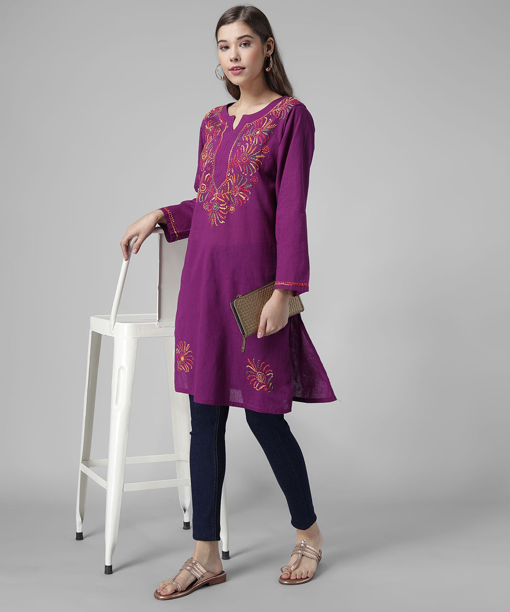women chikankari kurti