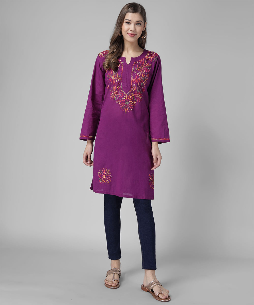 women chikankari kurti