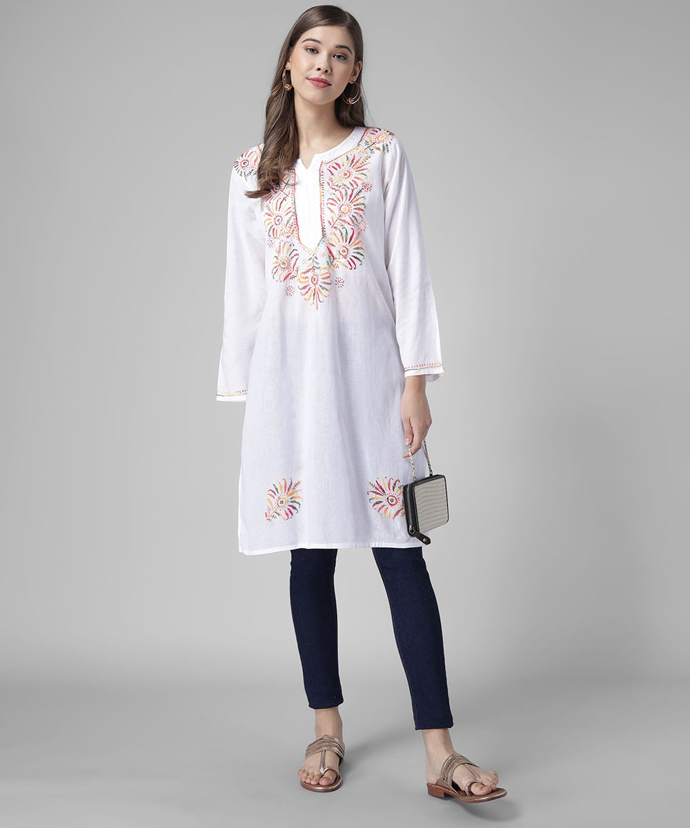 women chikankari kurti