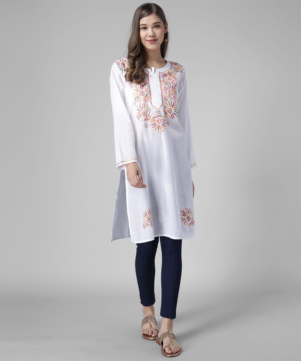 women chikankari kurti