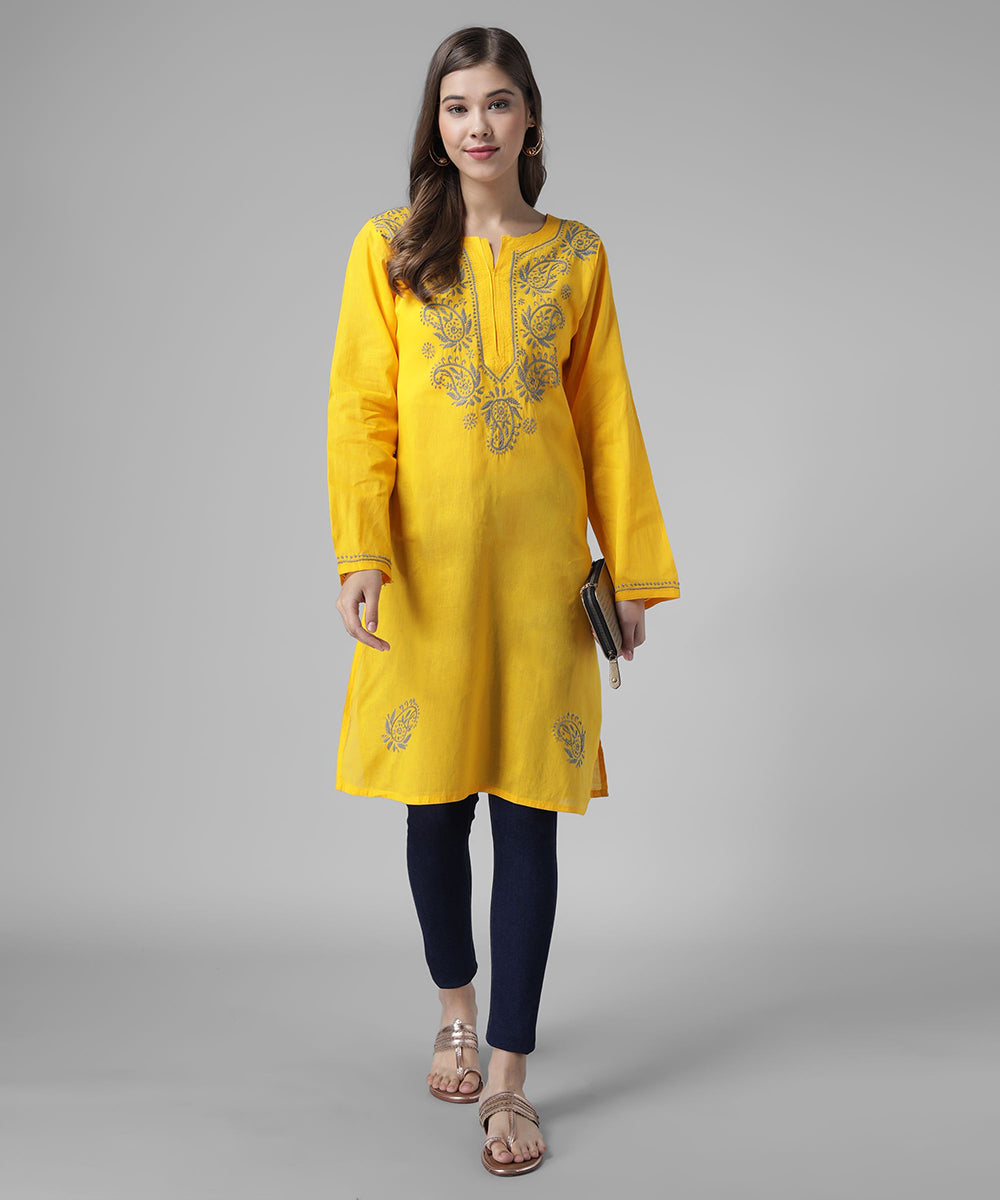 women chikankari kurti