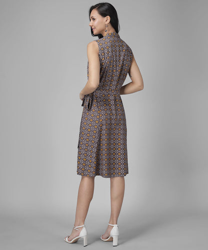 Stylish Knee-Length Day Dress with Pockets and Tie-Up Waist RUDRAAKSHA