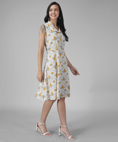 Stylish Knee-Length Day Dress with Pockets and Tie-Up Waist RUDRAAKSHA